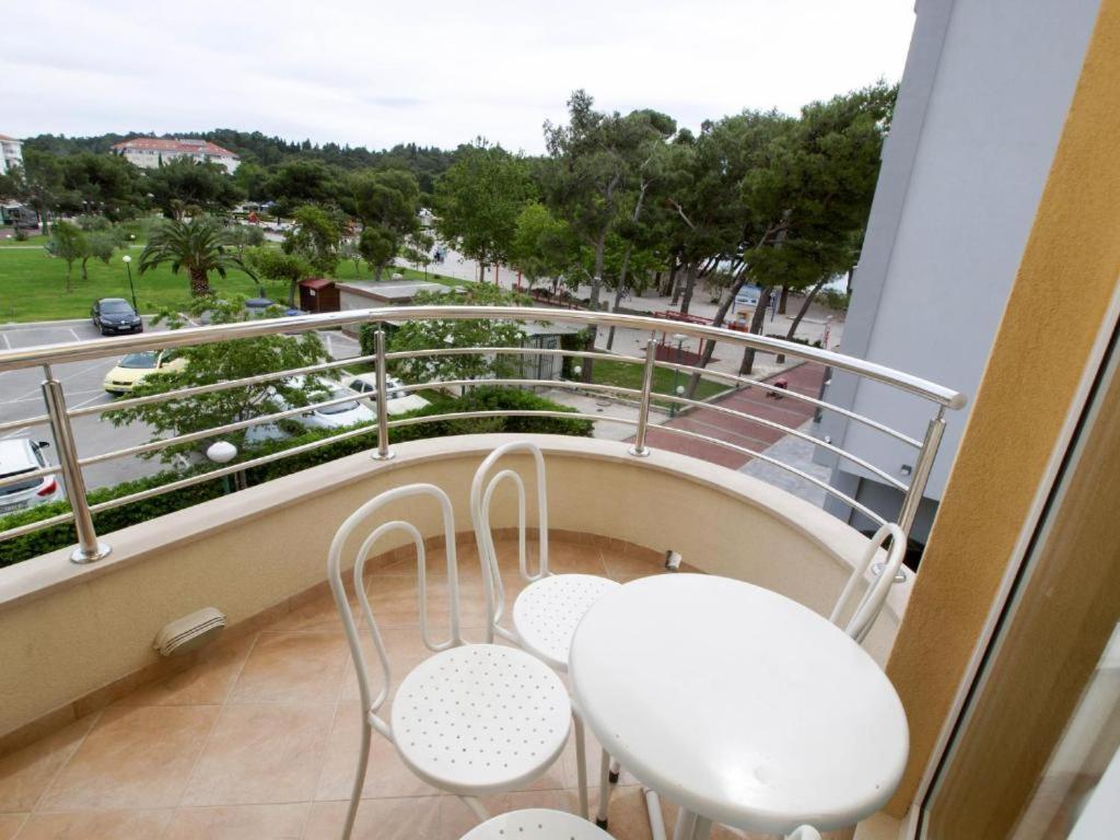 Apartments Villa Bondi Makarska Exterior photo