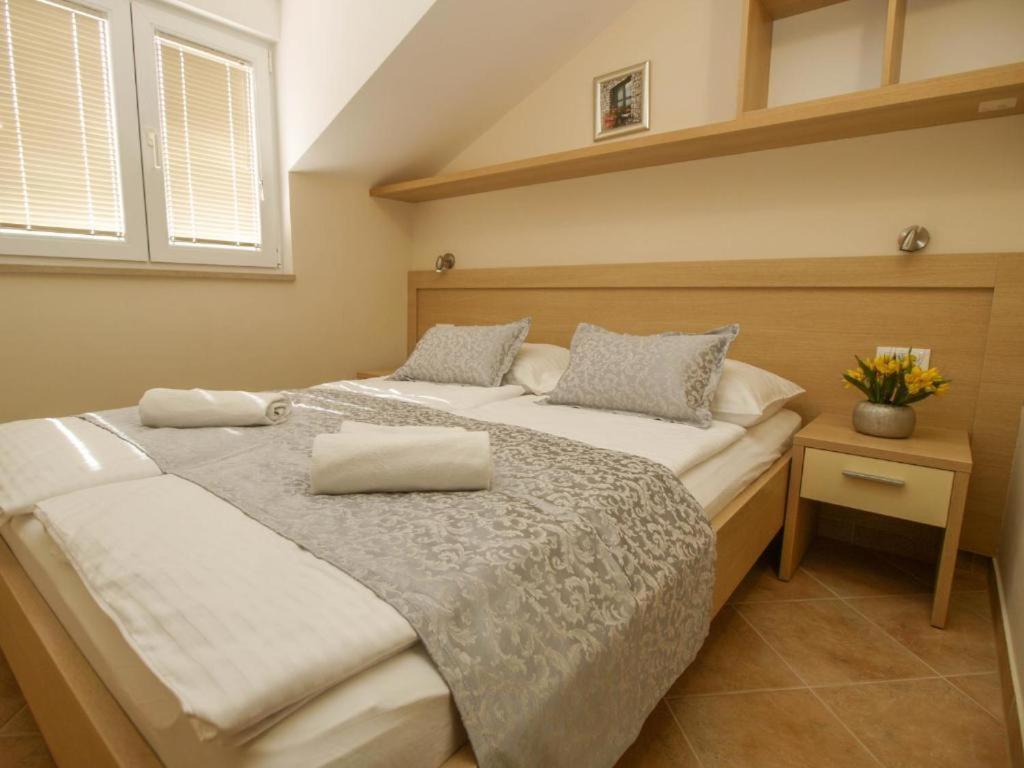 Apartments Villa Bondi Makarska Exterior photo