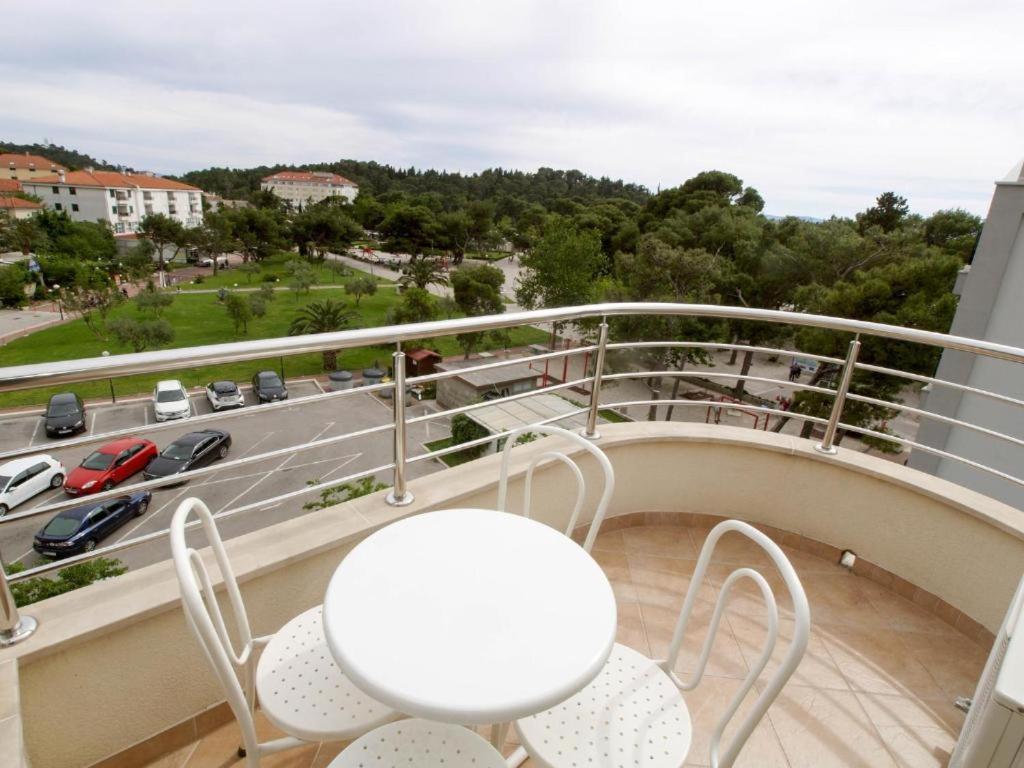Apartments Villa Bondi Makarska Exterior photo