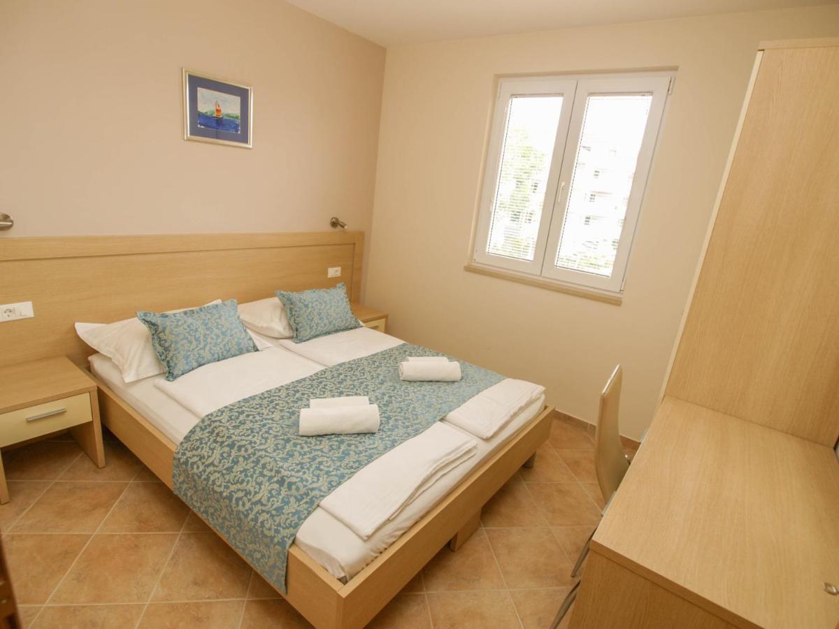 Apartments Villa Bondi Makarska Exterior photo