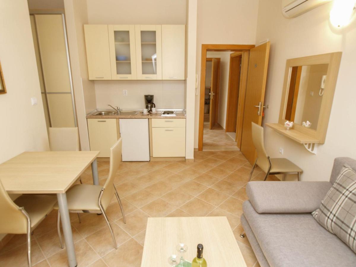 Apartments Villa Bondi Makarska Exterior photo