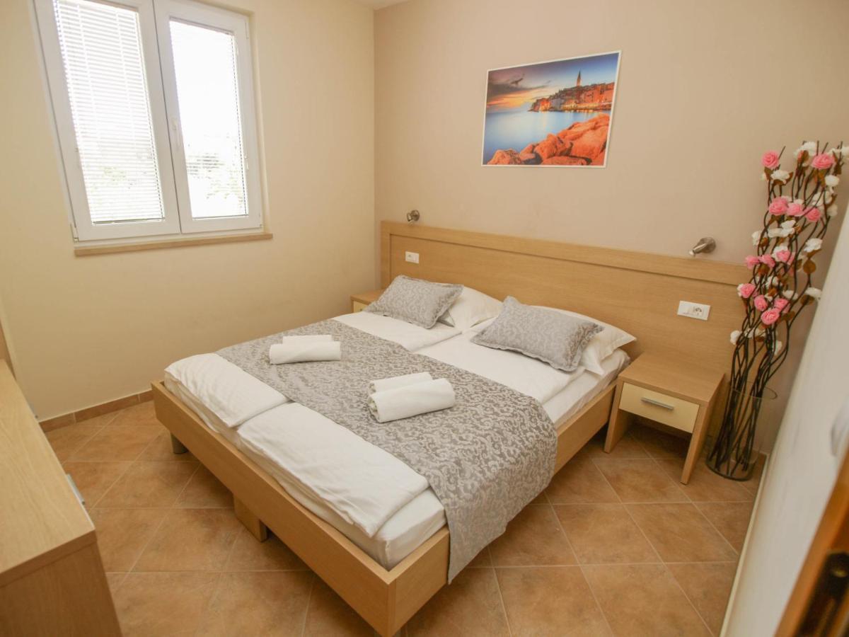 Apartments Villa Bondi Makarska Exterior photo