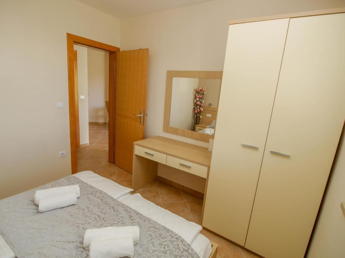Apartments Villa Bondi Makarska Exterior photo