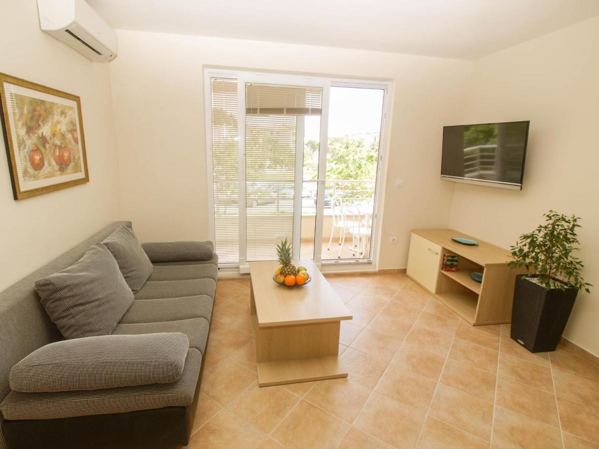 Apartments Villa Bondi Makarska Exterior photo