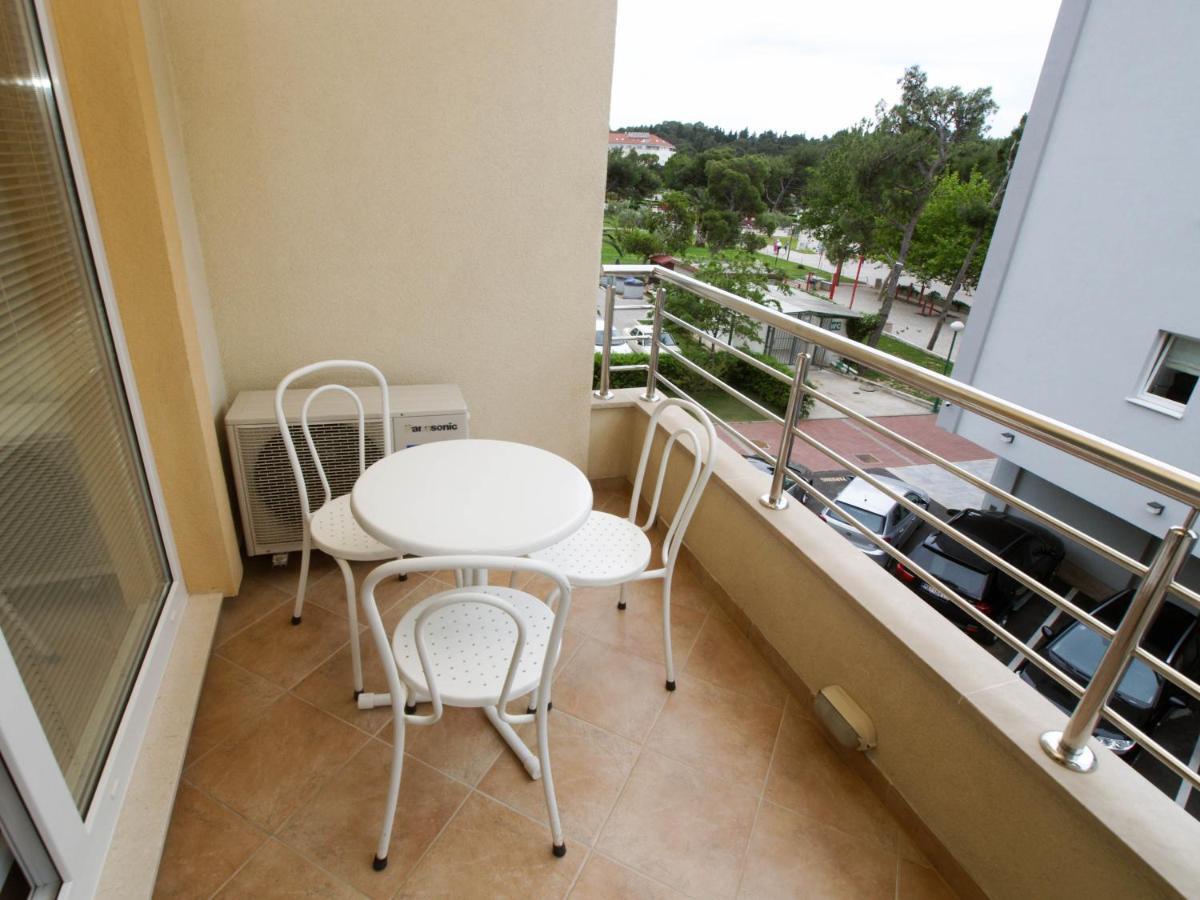 Apartments Villa Bondi Makarska Exterior photo