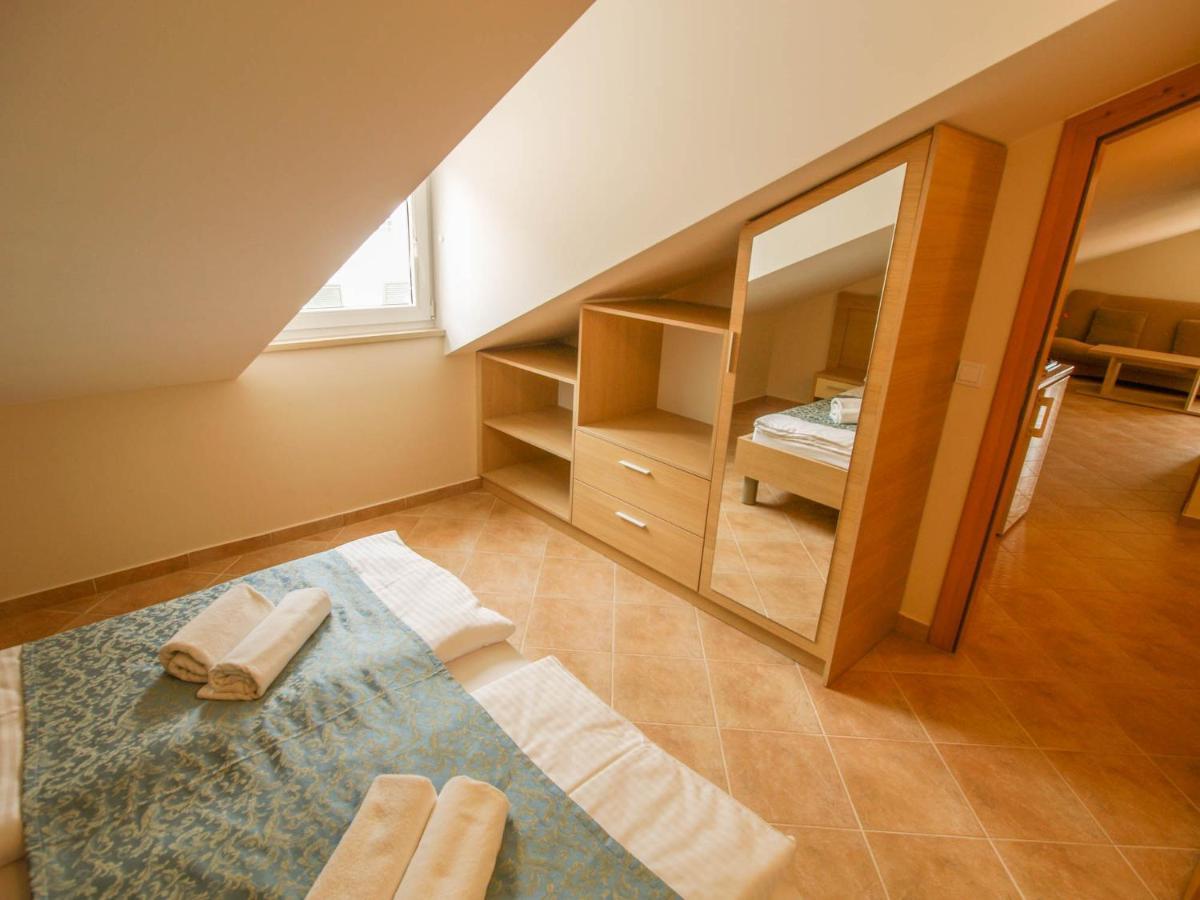 Apartments Villa Bondi Makarska Exterior photo