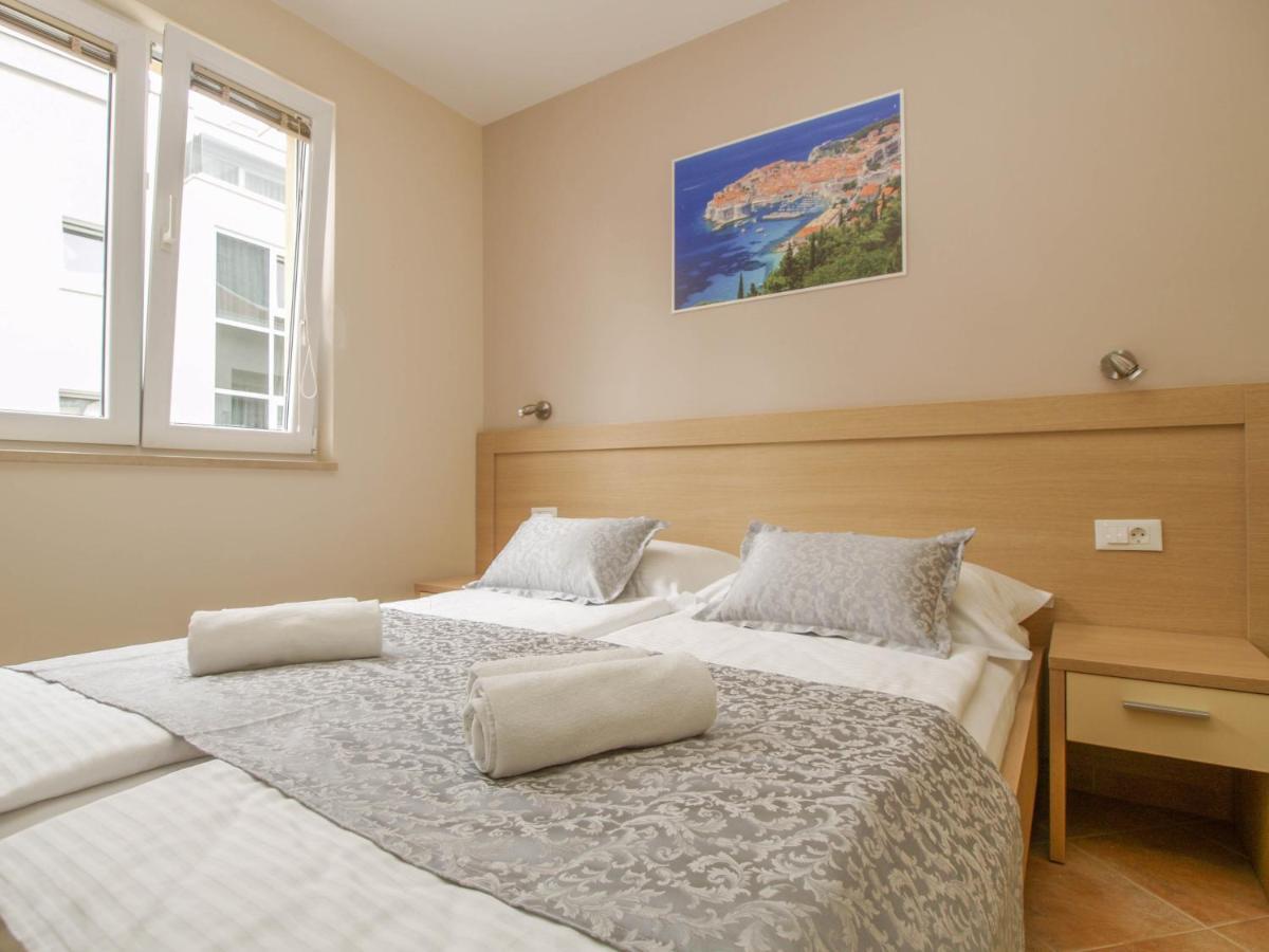 Apartments Villa Bondi Makarska Exterior photo